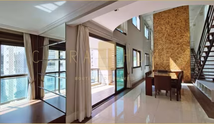 Apartamento duplex à venda com 3 suítes, 4 vagas, 2 sacadas, living amplo, home office e área de se