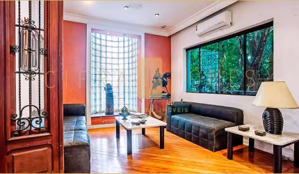 Casa comercial em excelente localização,  perfeito para diversos segmentos de negócios, com 900m2 d