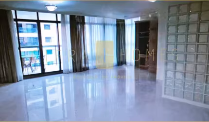 Apartamento com 3 dormitórios, 2 suítes com hidro, varanda e 3 vagas no Paraíso