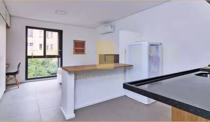 Studio mobiliado à venda, com 27m², em andar alto, iluminado e em excelente condomínio em Higienópo