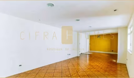 Apartamento Espaçoso, com 240m², 4 Dormitórios, 1 suíte e Vista Privilegiada para venda na Bela Vis