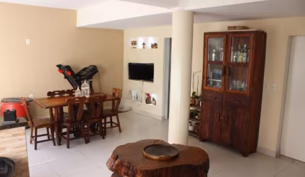 Casa de condomínio à venda com 250m², 3 quartos e 4 vagas