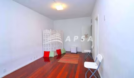 Casa com 5 quartos à venda na Rua das Laranjeiras, Laranjeiras, Rio de Janeiro, 237 m2 por R$ 1.800.000