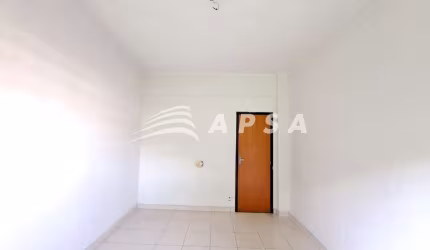 EXCELENTE SALA COMERCIAL, COM 20M2, SITUADA NO CORAÇÃO DO MEIER, COMERCIO, BANCOS, TRANSPORTE PARA T