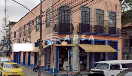 EXCELENTE PONTO DE SÃO CRISTÓVÃO COM ENTRADA INDEPENDENTE, SISTEMA DE ALARME, 162M², UMA SALA PARA A