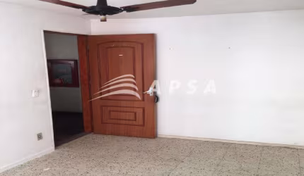 APARTAMENTO EM ÓTIMO ESTADO LOCALIZADO NO PECHINCHA, BEM AREJADO, SOL DA MANHÃ, RUA SILENCIOSA, 2 QU