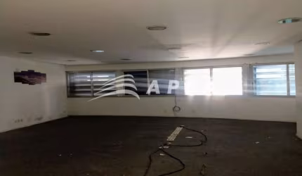 CONJUNTO DE SALAS COMERCIAIS COM EXCELENTE LOCALIZAÇÃO, PRÓXIMOS DE BANCOS, COMÉRCIO, FARTO TRANSPOR