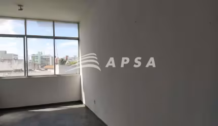 ÓTIMA OPORTUNIDADE SITUADO NO CENTRO (RELÓGIO DE SÃO PEDRO).    SALA COMERCIAL COM 22 M², 1 SALA COM