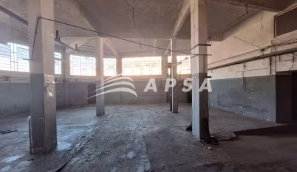 EXCELENTE PRÉDIO COMERCIAL COM GALPÃO, 950M² APROXIMADOS, POSSUINDO UM GALPÃO COM ESPAÇO BEM VASTO,
