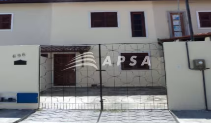 ÓTIMA CASA DUPLEX , COM 02 QUARTOS, 01 SUITE , GARAGEM, PROX. AV DESEMBARGADOR GANZAGA