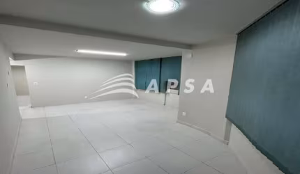 EXCELENTE CONJUNTO DE SALA COMERCIAL NO CENTRO RIO, COM 37M² E BANHEIRO SOCIAL. SALA PINTADA E COM E
