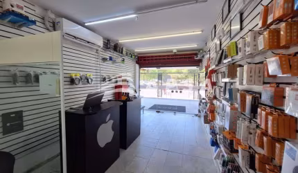 EXCELENTE LOJA EM PONTO PRIVILEGIADO DA AVENIDA DAS AMÉRICAS PRÓXIMO A SHOPPINGS,  MERCADOS, CENTROS