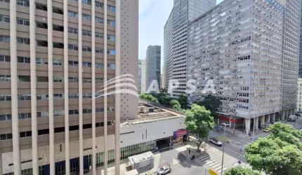 EXCELENTE SALA COMERCIAL LOCALIZADA NO CENTRO DO RIO, 30M² APROXIMADOS, DE FRENTE, RECEPÇÃO, BANHEIR