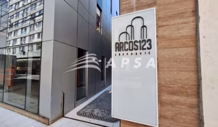 EXCELENTE SALA COMERCIAL NO CENTRO DO RIO PRÓXIMO AOS ARCOS DA LAPA, PRÉDIO DA PETROBRÁS E TRIBUNAL