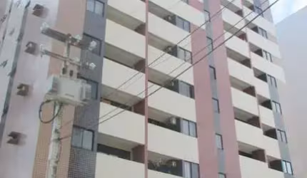 APARTAMENTO BEM LOCALIZADO, PRÓXIMO A PRAIA, COMPOSTO DE VARANDA, SALA COM RACK, WC SOCIAL COM ARMÁR