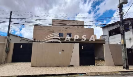 ALUGO EXCELENTE PRÉDIO COMERCIAL, COMPOSTO POR 02 ANDARES, 06 SALAS, SALÕES AMPLO PODENDO SER APERFE