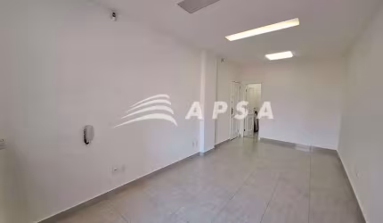 EXCELENTE SALA COMERCIAL NO CORAÇÃO DO CENTRO DO RIO DE JANEIRO COM APROXIMADAMENTE 30M. IMÓVEL RECÉ
