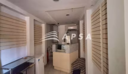 EXCELENTE LOJA PARA LOCAÇÃO, SITUADA NO SHOPPING BARRA GARDEN. O  ESPAÇO POSSUI 46M² E É COMPOSTO PE