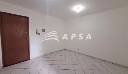 CONJUGADO NA TAQUARA COM 28 M², SITUADO NO SEGUNDO ANDAR DE UM PRÉDIO BEM LOCALIZADO. O IMÓVEL É COM