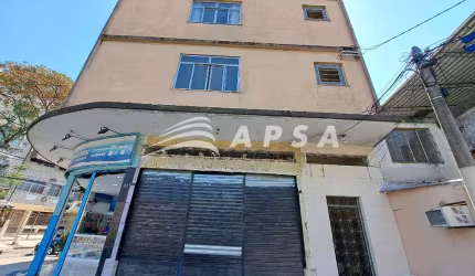 ÓTIMA LOJA LOCALIZADA NO CORAÇÃO DE VISTA ALEGRE, OFERECE UM ESPAÇO DE 28M² AMPLO E BOA MOVIMENTAÇÃO