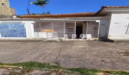 EXCELENTE CASA COMERCIAL LOCALIZADA NA SOLEDADE COM 300 METROS QUADRADOS, IMÓVEL CONTENDO, COZINHA ,