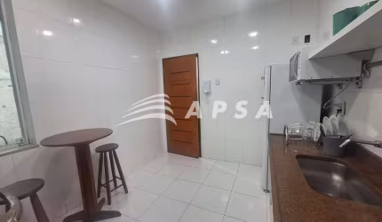 ESTA ESPAÇOSA CASA DE 230 M² EM LARANJEIRAS ESTÁ DISPONÍVEL PARA LOCAÇÃO, OFERECENDO UM AMBIENTE IDE