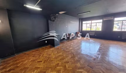 ÓTIMA COBERTURA NO CENTRO, PRÓXIMO AOS ARCOS DA LAPA EXCELENTE LOCALIZAÇÃO. ESSA SALA POSSUI 98M² ES