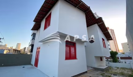 CASA DUPLEX,  3/4, DOIS QUARTOS COM ARMÁRIOS, SALA, COZINHA COM ARMÁRIOS, LAVABO, BANHEIRO SOCIAL, E