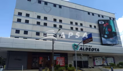ÓTIMA SALA COMERCIAL NO SHOPPING ALDEOTA. SEMI MOBILIADA. COM RECEPÇÃO, BANHEIRO E SALA PRINCIPAL. A