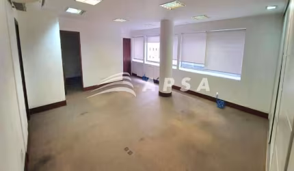 AMPLO ESPAÇO COMERCIAL, NO CENTRO DO RIO, DISPONÍVEL PARA LOCAÇÃO.   COM 639M² E EM EXCELENTE LOCALI