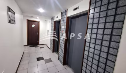 EXCELENTE SALA COMERCIAL EM VILA ISABEL. ÓTIMA SALA COMERCIAL COLADA NO BOULEVART 28 DE SETEMBRO COM