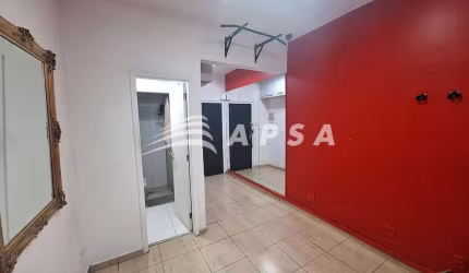 EXCELENTE SALA COMERCIAL DE 25M², LOCALIZADA NO CORAÇÃO DE COPACABANA, A POUCOS METROS DA PRAIA, COM