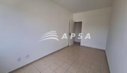 APARTAMENTO DOIS QUARTOS PRAÇA SECA. ESTE APARTAMENTO RECÉM REFORMADO É A OPORTUNIDADE QUE VOCÊ ESPE