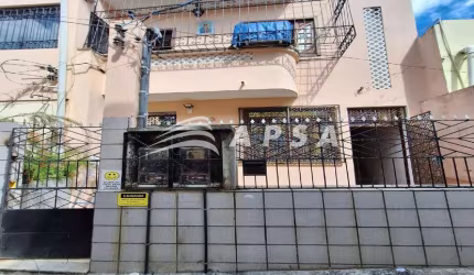 BOA OPORTUNIDADE NO SANTO ANTÔNIO ALÉM DO CARMO. CASA COM 127 M² COMPOSTO POR 4 QUARTOS, SENDO 1 SUÍ