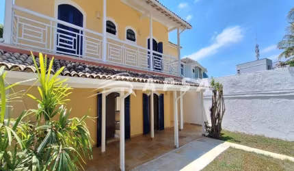 BELÍSSIMA CASA DUPLEX, 04 QUARTOS, PARA ALUGUEL, NA RUA IVALDO DE AZAMBUJA - CONDOMÍNIO RIO MAR IX.