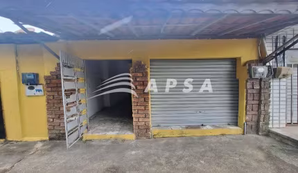 CASA NO JÓQUEI CLUBE, DISPÕE DE 1 QUARTO, SALA DE ESTAR, COZINHA E BANHEIRO. PONTO DE ÔNIBUS A POUCO