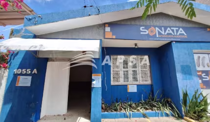 CASA COMERCIAL COM RECEPÇÃO, SALAS, BANHEIRO, COPA / COZINHA , GARAGEM, ENTRE ILDELFONSO ALBANO  E B