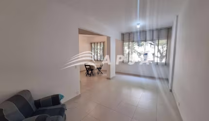 ESTE APARTAMENTO NA RUA DOS OITIS, NA GÁVEA, É UM VERDADEIRO ACHADO, OFERECENDO 82M² DE PURO CONFORT