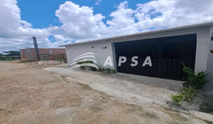 EXCELENTE CASA CONTENDO 1SUITE , E 2 QUARTOS,  COM 1 GARAGEM COBERTAS, 33 METROS QUADRADOS, LOCALIZA