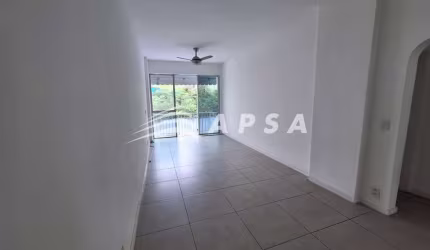 NO CORAÇÃO DO GRAJAÚ, DESCUBRA O SEU NOVO LAR: UM ENCANTADOR APARTAMENTO DE DOIS QUARTOS COM MÓVEIS