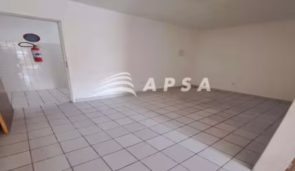 EXCELENTE FLAT CONTENDO  1 QUARTO, 1BANHEIRO SOCIAL, 32 METROS QUADRADOS, LOCALIZADO EM SANTO AMARO,
