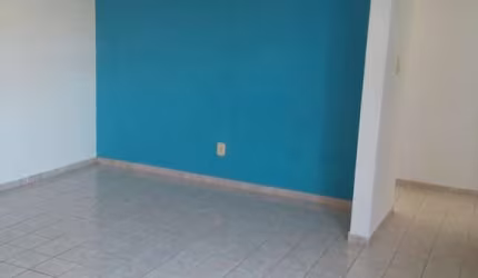 CASA COM 2QTOS,SALA COZINHA, WC-SOCIAL E AREA DE SERVICO.  NASCENTE PONTO DE REFERENCIA: APOS PASSAR