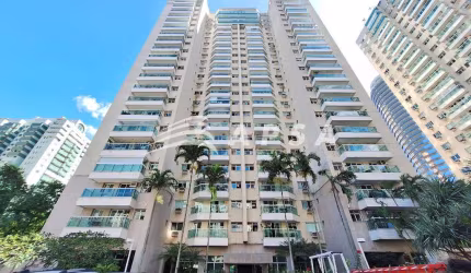 ÓTIMO APARTAMENTO NA BARRA DA TIJUCA COM SALA AMPLA, DOIS QUARTOS,  SENDO UM SUÍTE, VARANDA, COZINHA