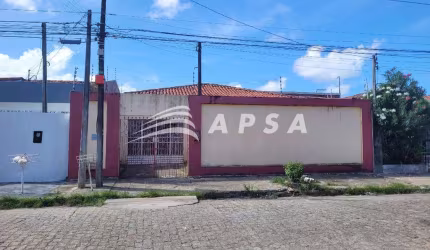 APSA ALUGA EXCELENTE CASA COM AMPLO ESPAÇO INTERNODISPONDO DE  GARAGEM PARA ATÉ 2 VEICULOS, 02 SALAS