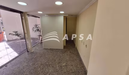 EM UMA GALERIA SEGURA E BEM LOCALIZADA, ESSA SALA COMERCIAL DUPLEX PARA ALUGUEL É PERFEITA PARA QUEM