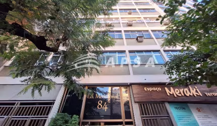 EXCELENTE APARTAMENTO, 77 M2, INDEVASSAVEL, COMPOSTO POR SALA , 02 QUARTOS , SENDO 01 COM ARMARIOS,
