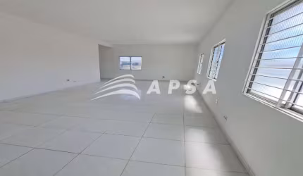 EXCELENTE SALA COMERCIAL  CONTENDO, 1BANHEIRO, 38 METROS QUADRADOS, LOCALIZADA EM CANDEIAS, PARA SEU