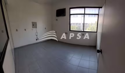 NA MOVIMENTADA PRAÇA DA BANDEIRA, ESTE PRÉDIO COMERCIAL PARA ALUGUEL É UMA OPORTUNIDADE IMPERDÍVEL P
