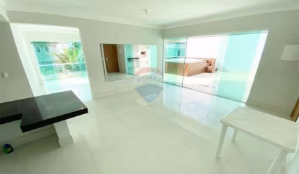 Cobertura reformada com jacuzzi e churrasqueira com 3 quartos a 10 metros da praia do Tombo
