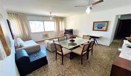 Apartamento 3 Dormitórios 2 Banheiros Lavabo Cozinha com Armários Planejados Garagem Portaria 24 horas  à150 Metros do Mar. Tombo, Guarujá/SP